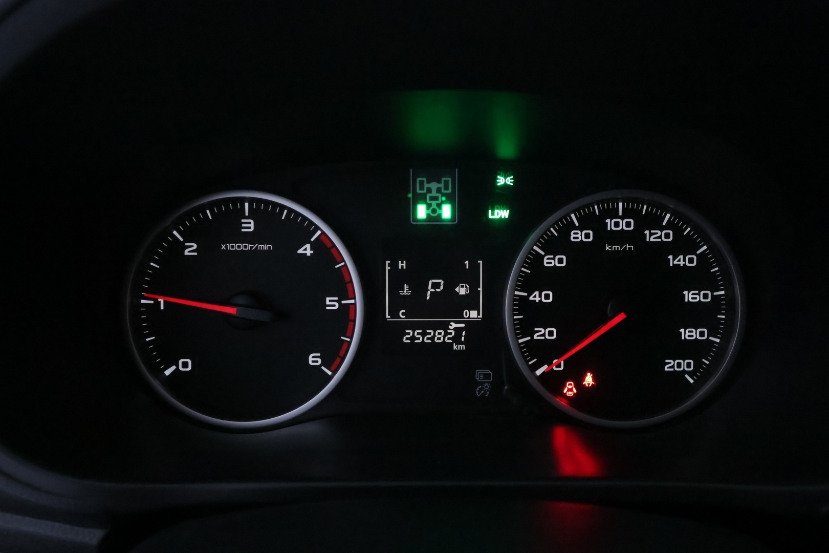 MITSUBISHI L200 2016