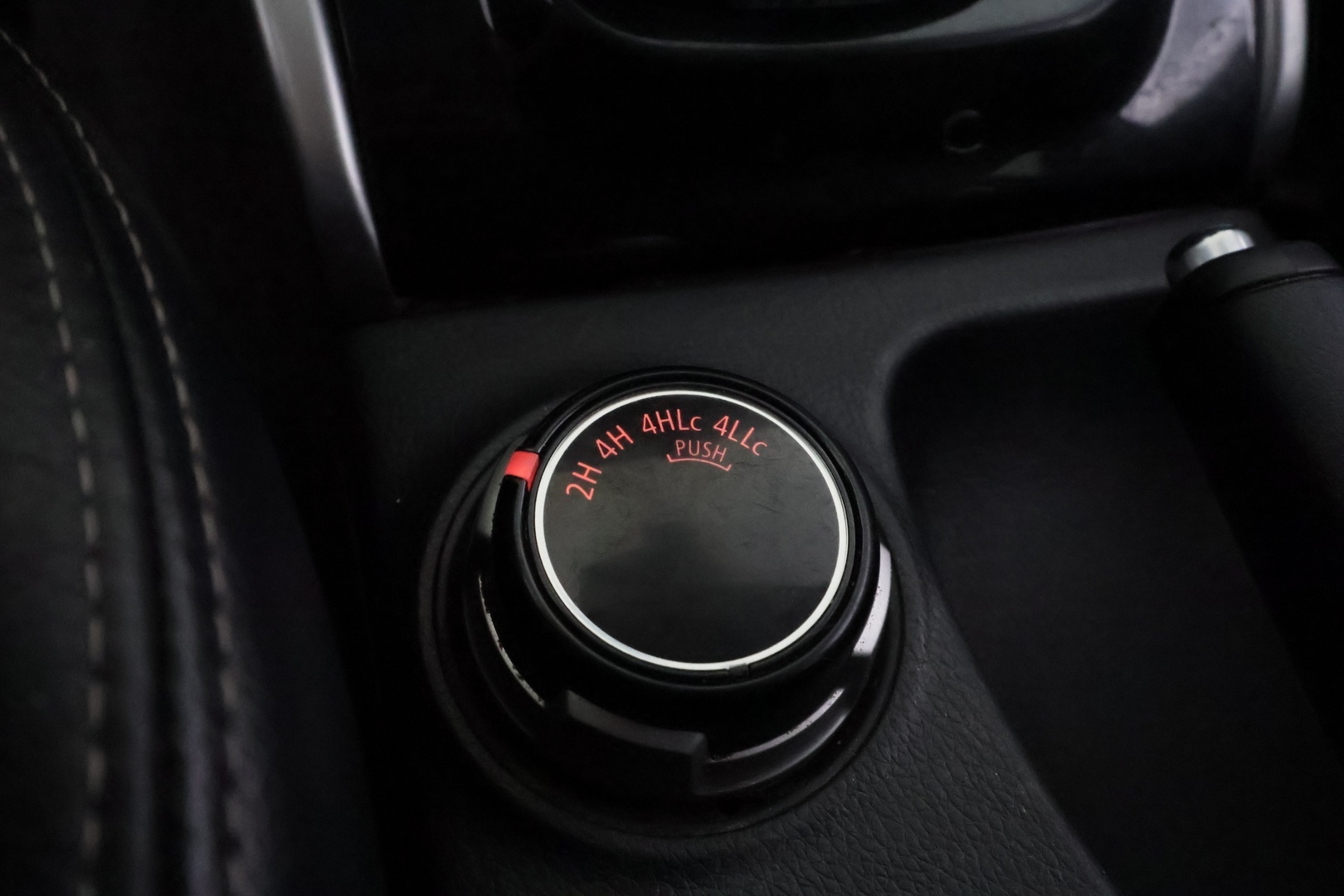 MITSUBISHI L200 2016