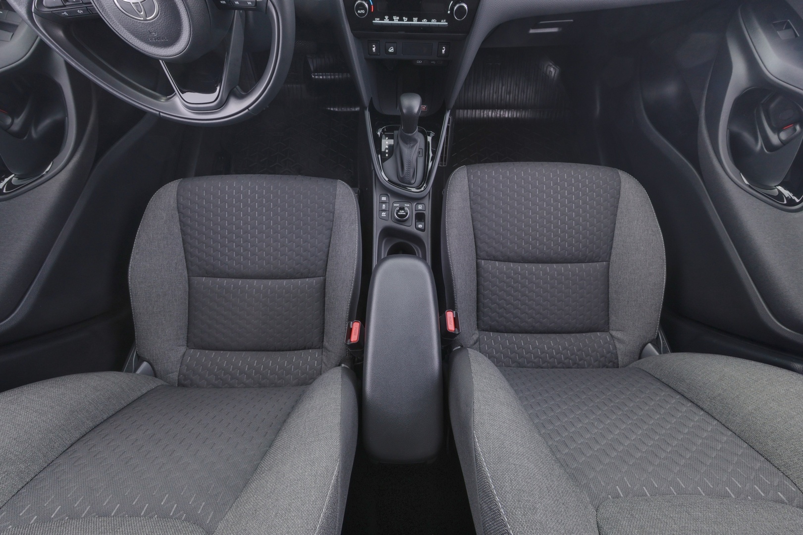 TOYOTA Yaris Cross 2024