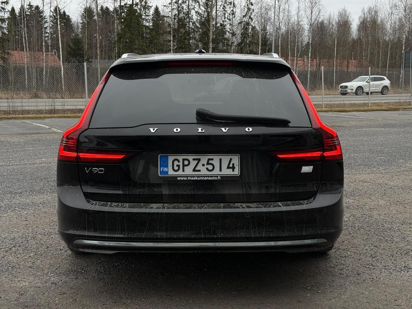 VOLVO V90 2021