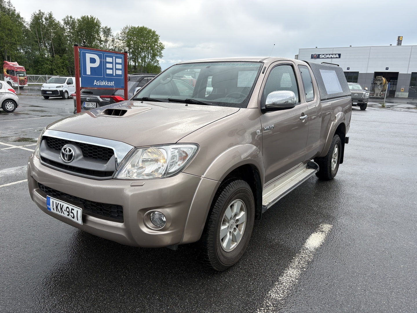 TOYOTA Hilux 2011