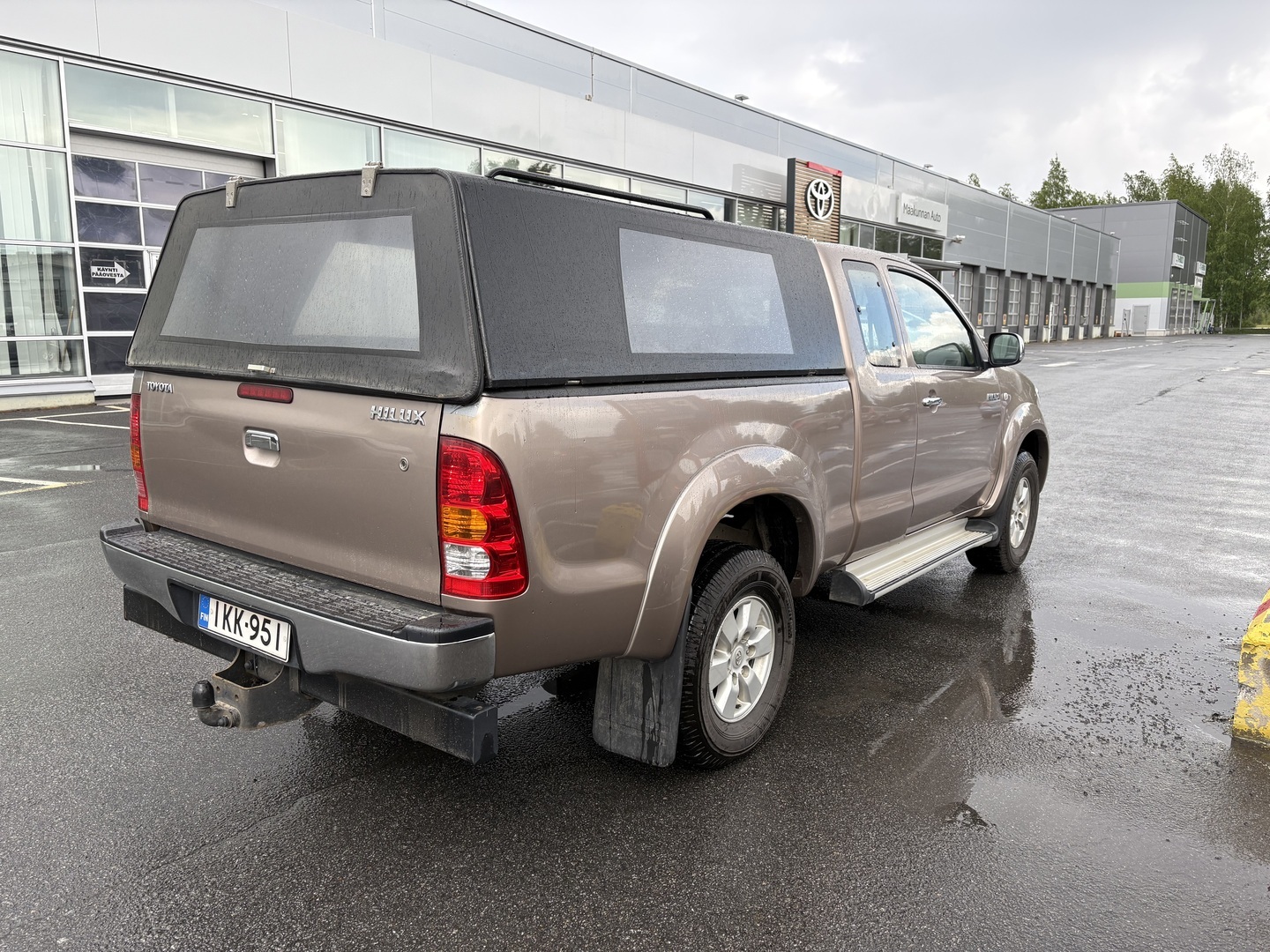 TOYOTA Hilux 2011