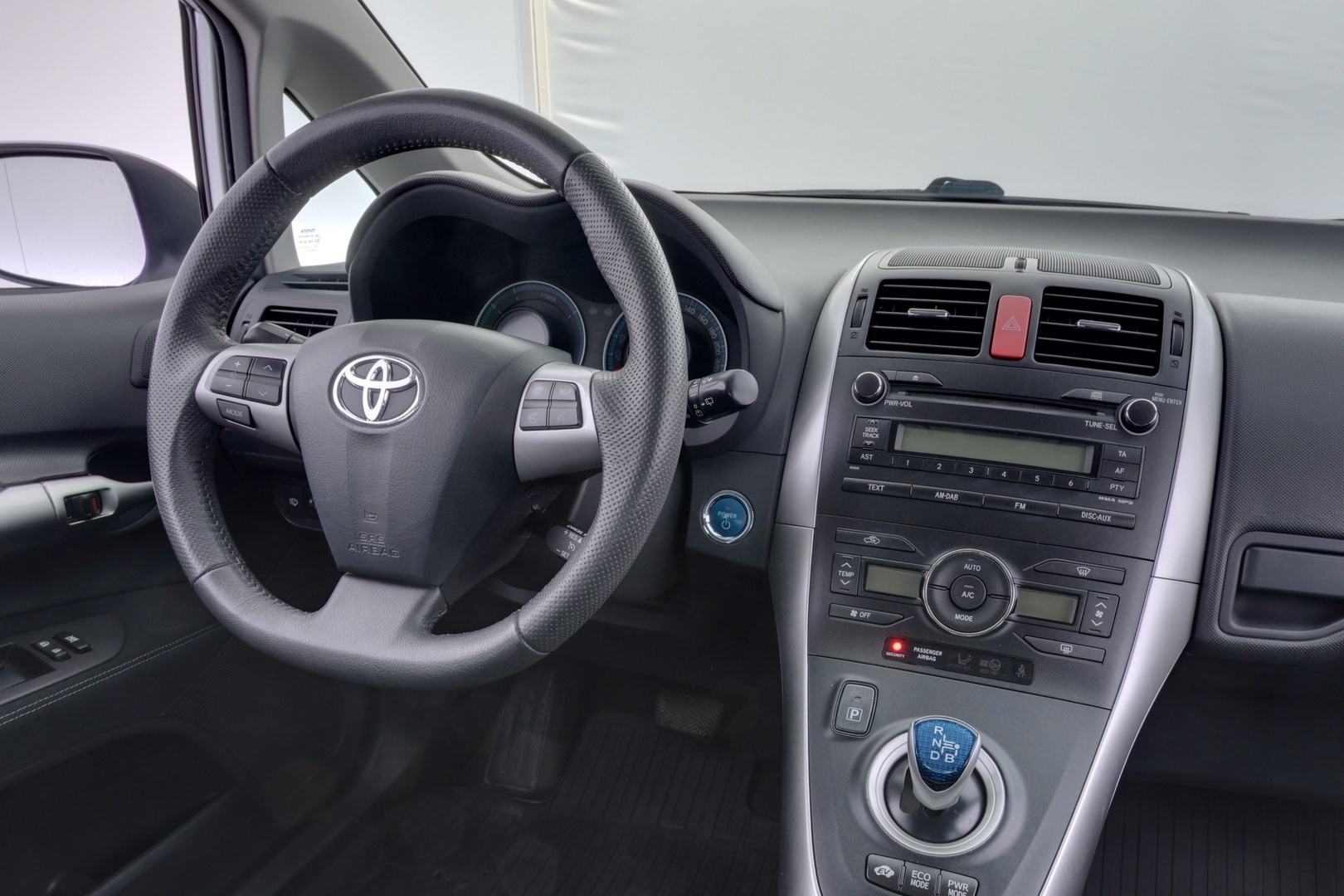 TOYOTA Auris 2012