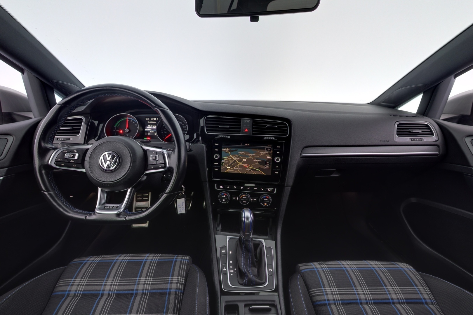 VOLKSWAGEN Golf 2018