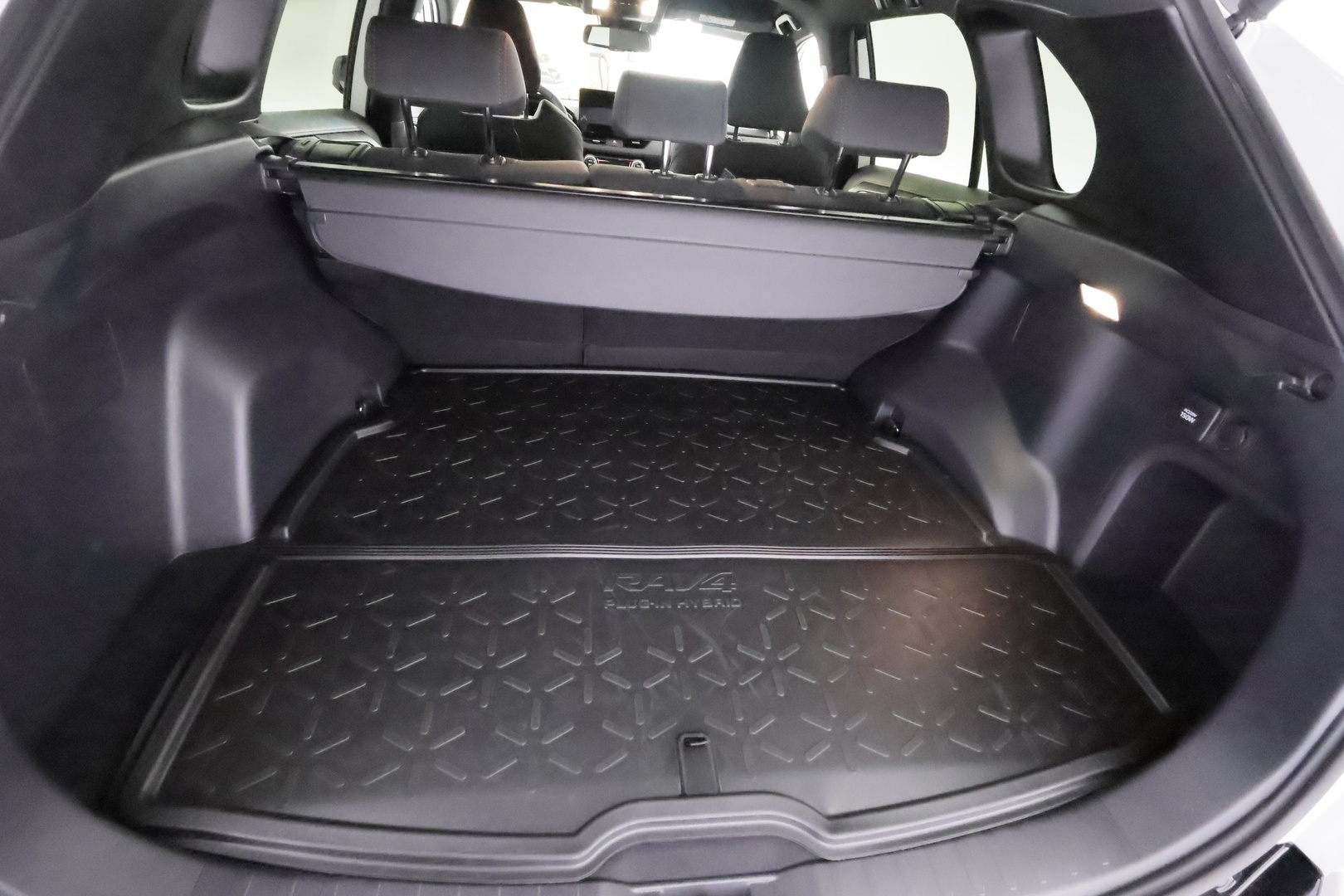 TOYOTA RAV4 Plug-in 2025