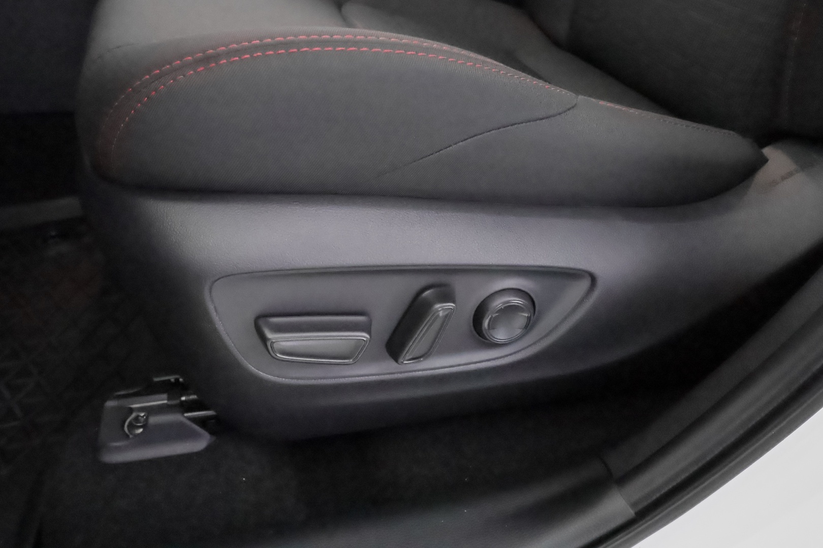 TOYOTA RAV4 Plug-in 2025