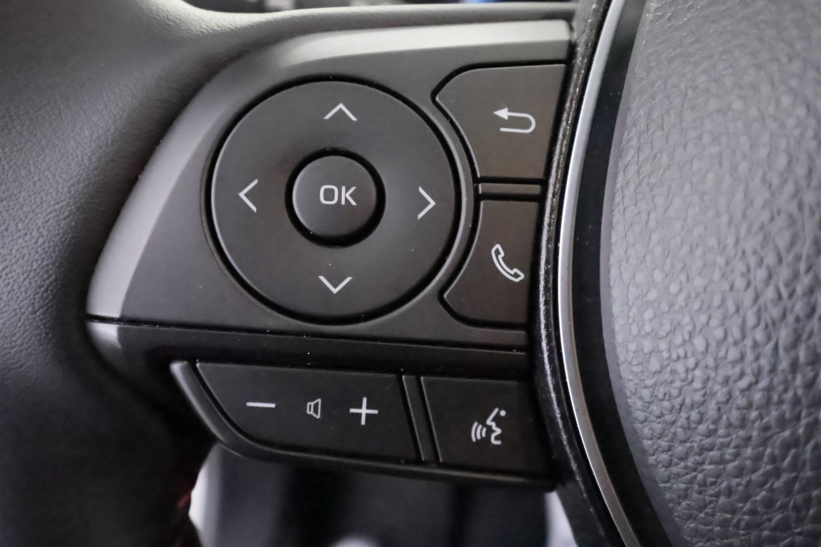 TOYOTA RAV4 Plug-in 2025