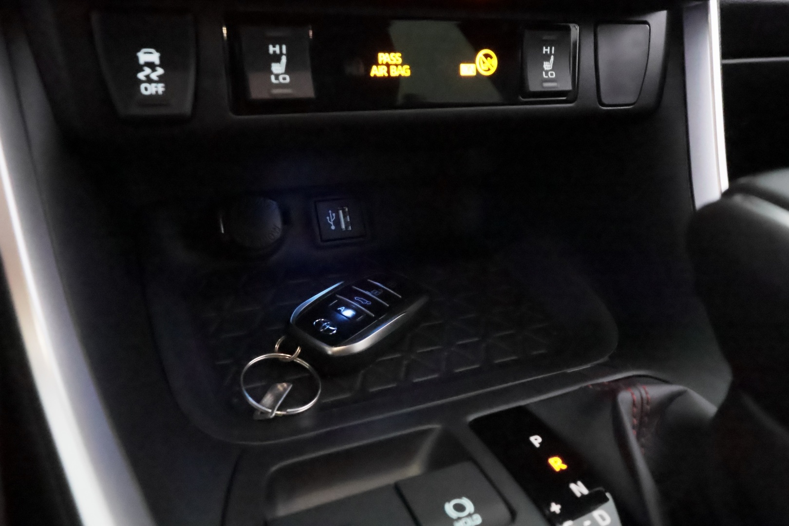 TOYOTA RAV4 Plug-in 2025