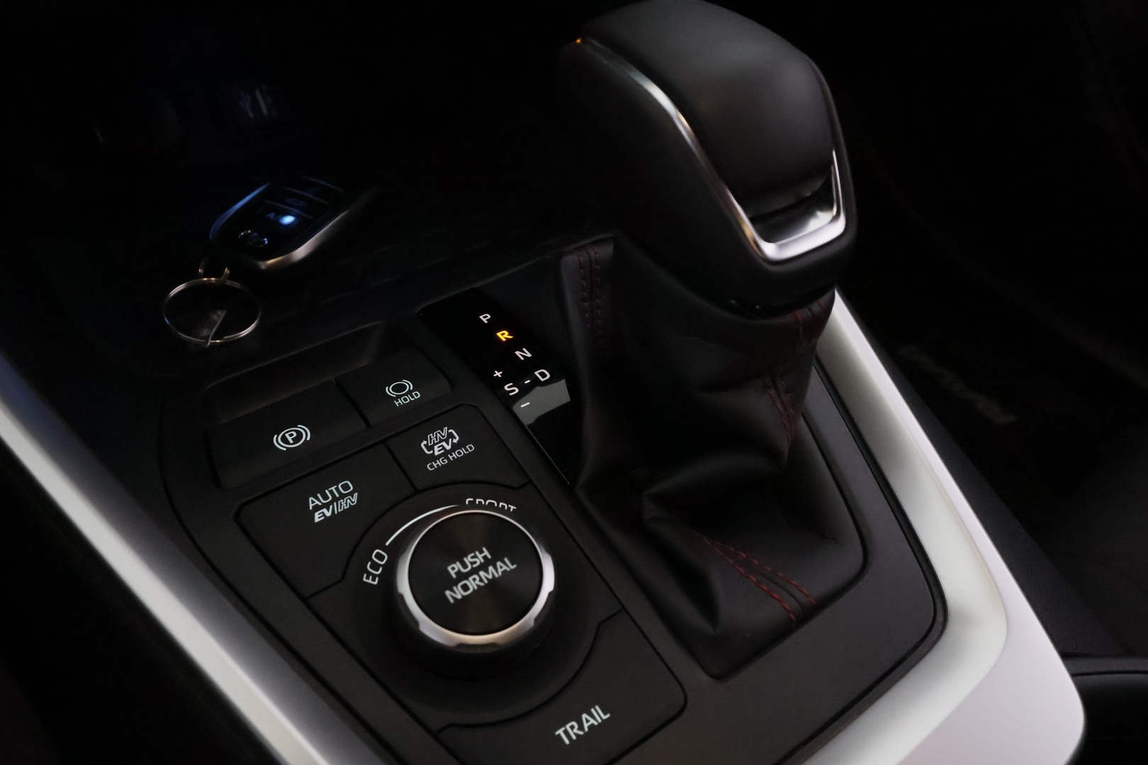 TOYOTA RAV4 Plug-in 2025