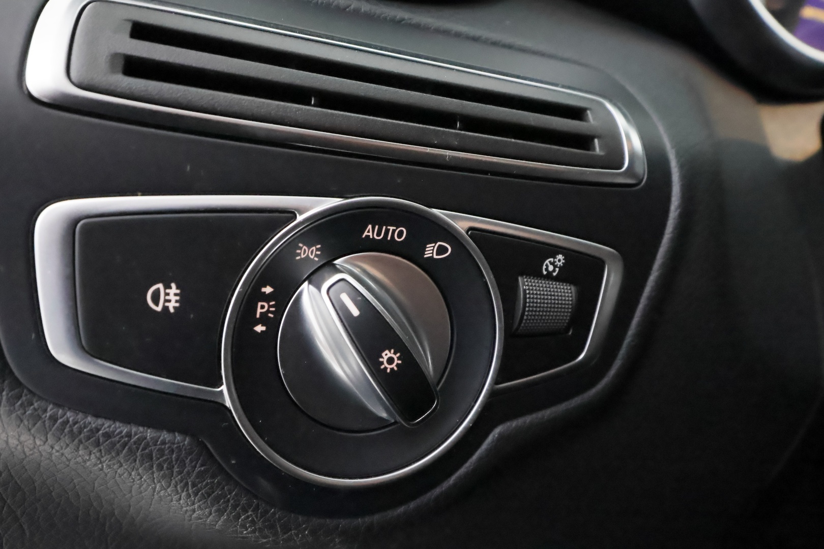 MERCEDES-BENZ C 2019