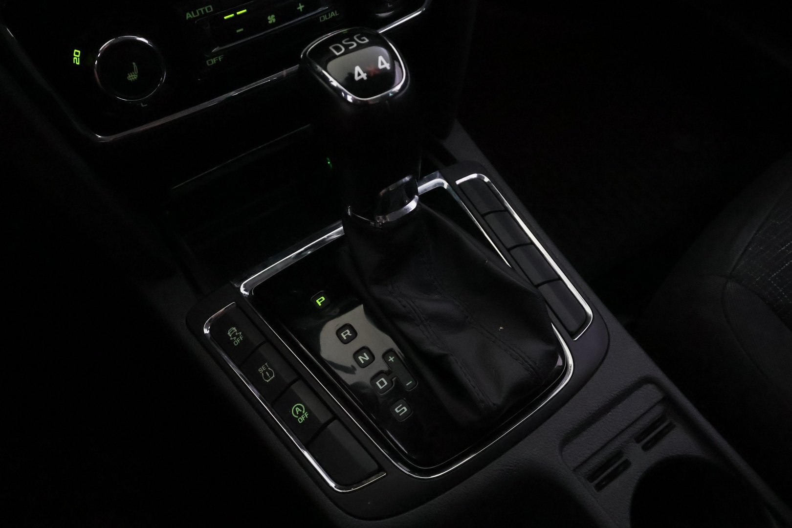 SKODA Superb 2014