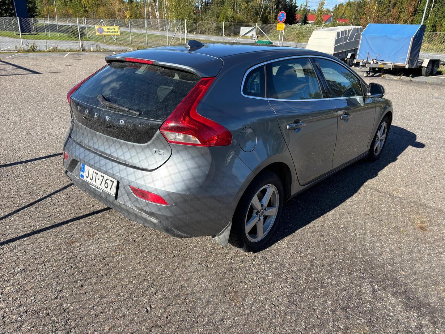 VOLVO V40 2015