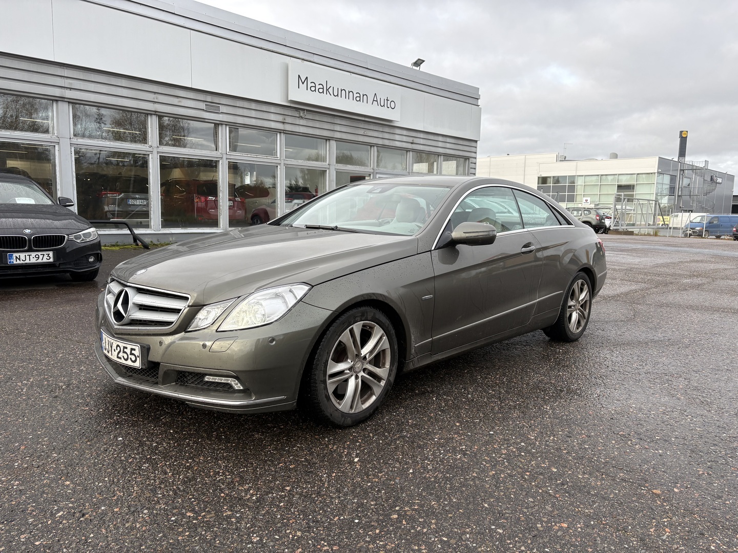 MERCEDES-BENZ E 2009