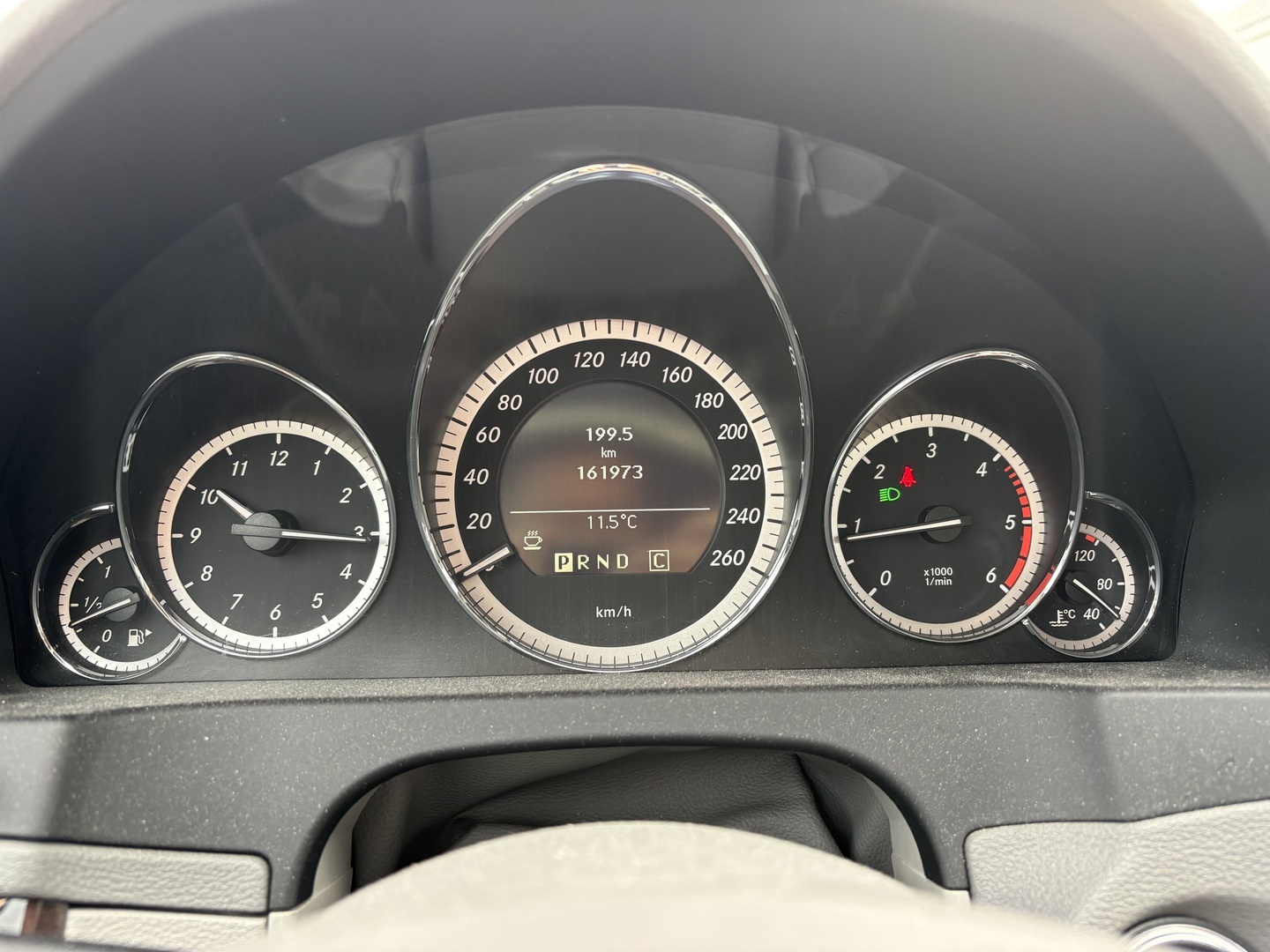 MERCEDES-BENZ E 2009