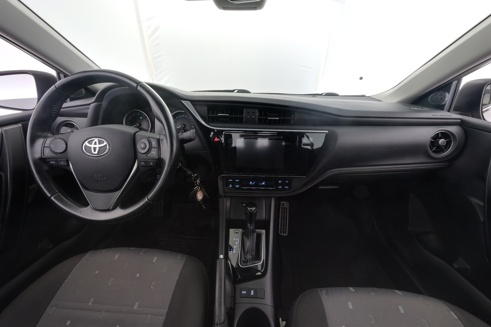 TOYOTA Corolla 2017