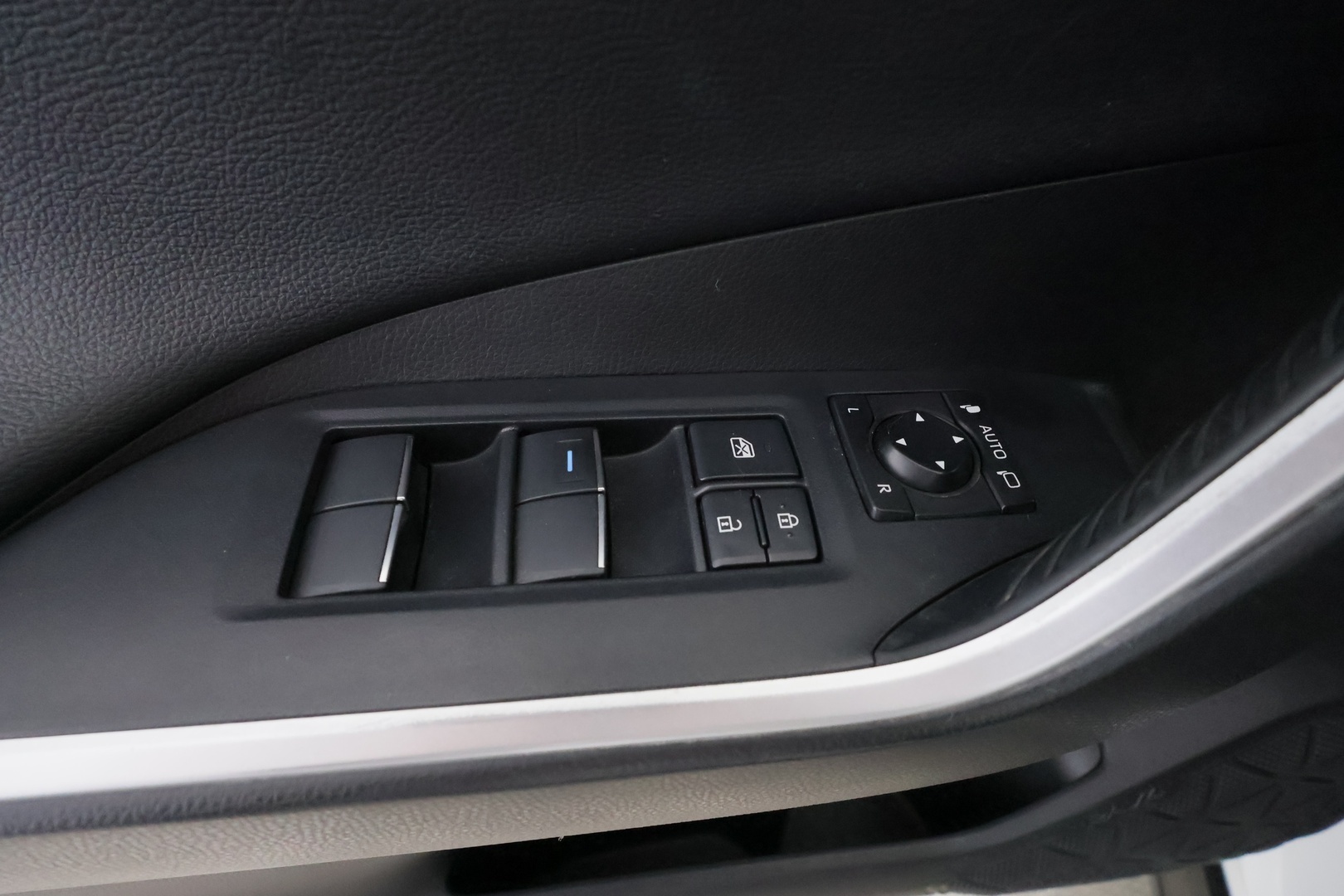 TOYOTA RAV4 2020