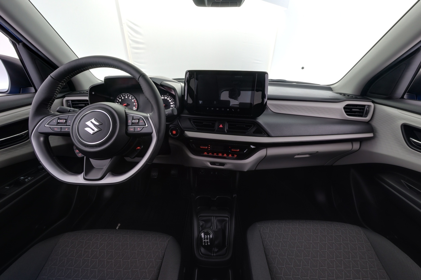 SUZUKI Swift 2024