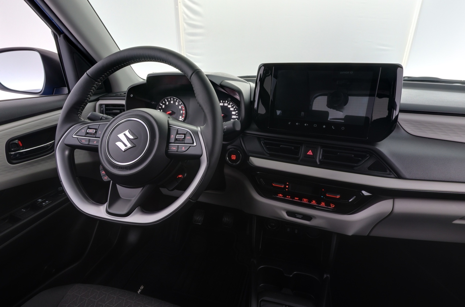SUZUKI Swift 2024