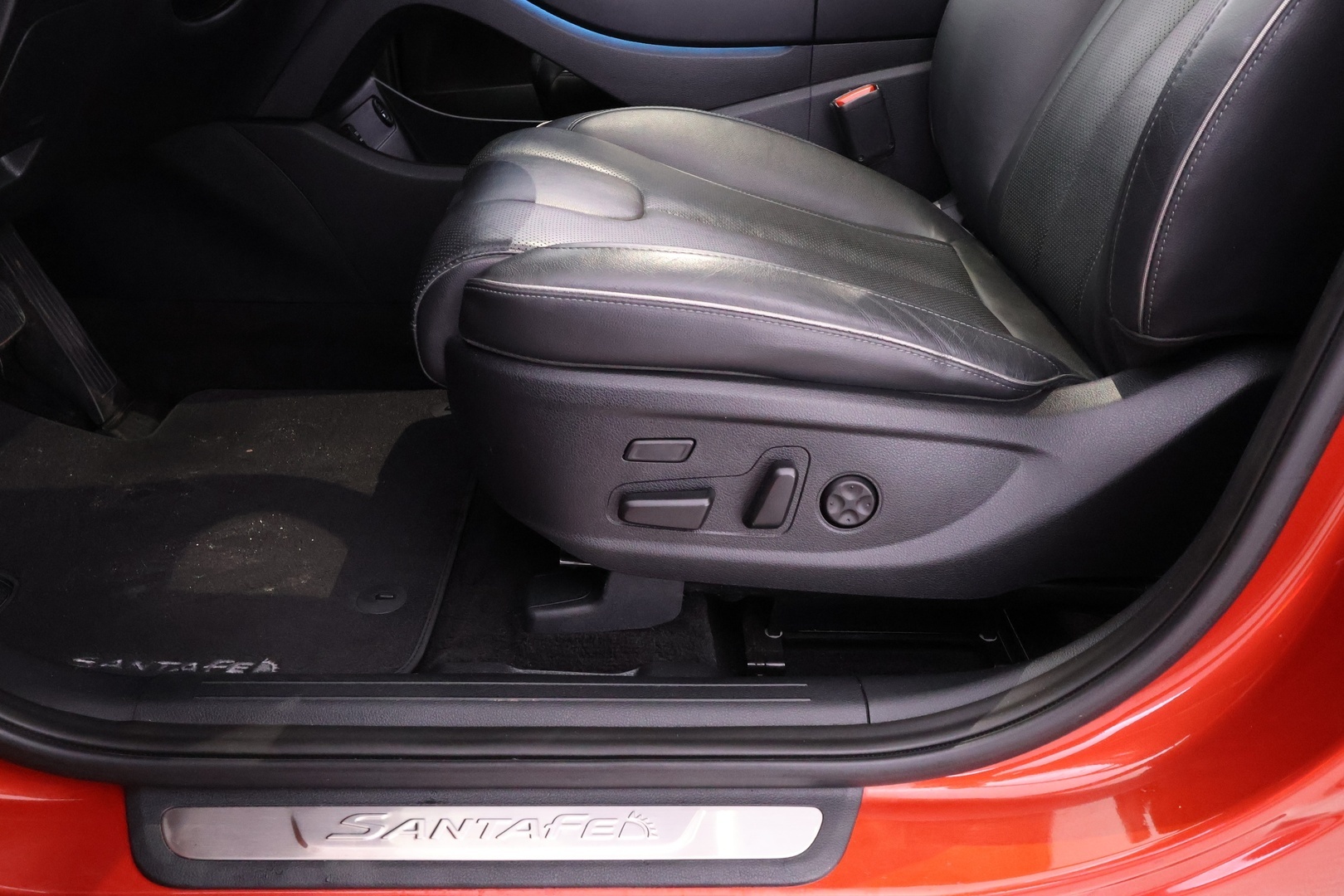 HYUNDAI SANTA FE 26