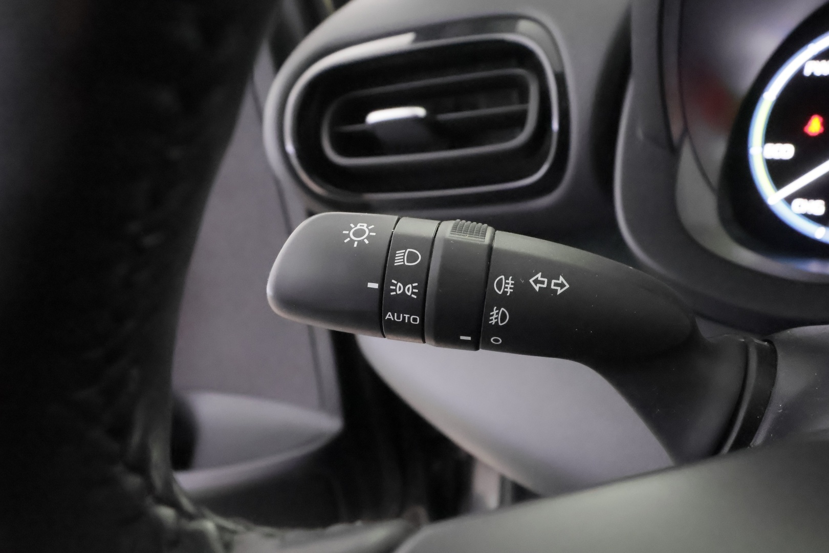 TOYOTA Yaris Cross 2023