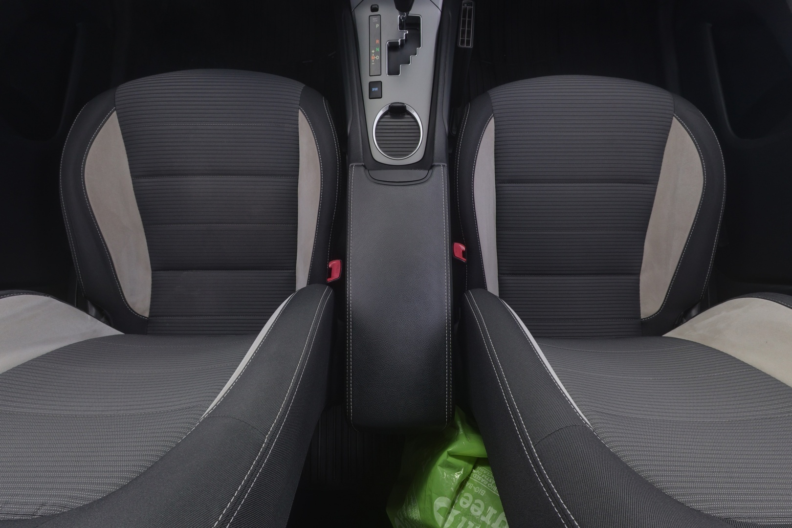 TOYOTA Avensis 2016