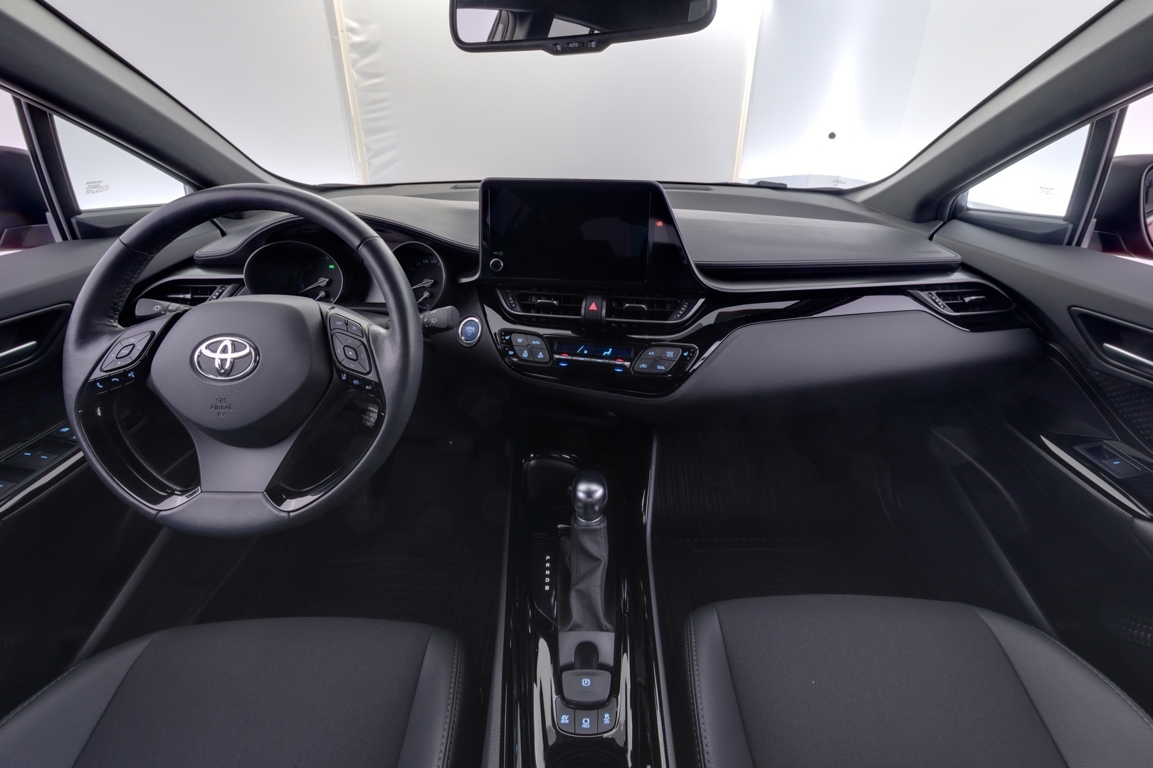 TOYOTA C-HR 10