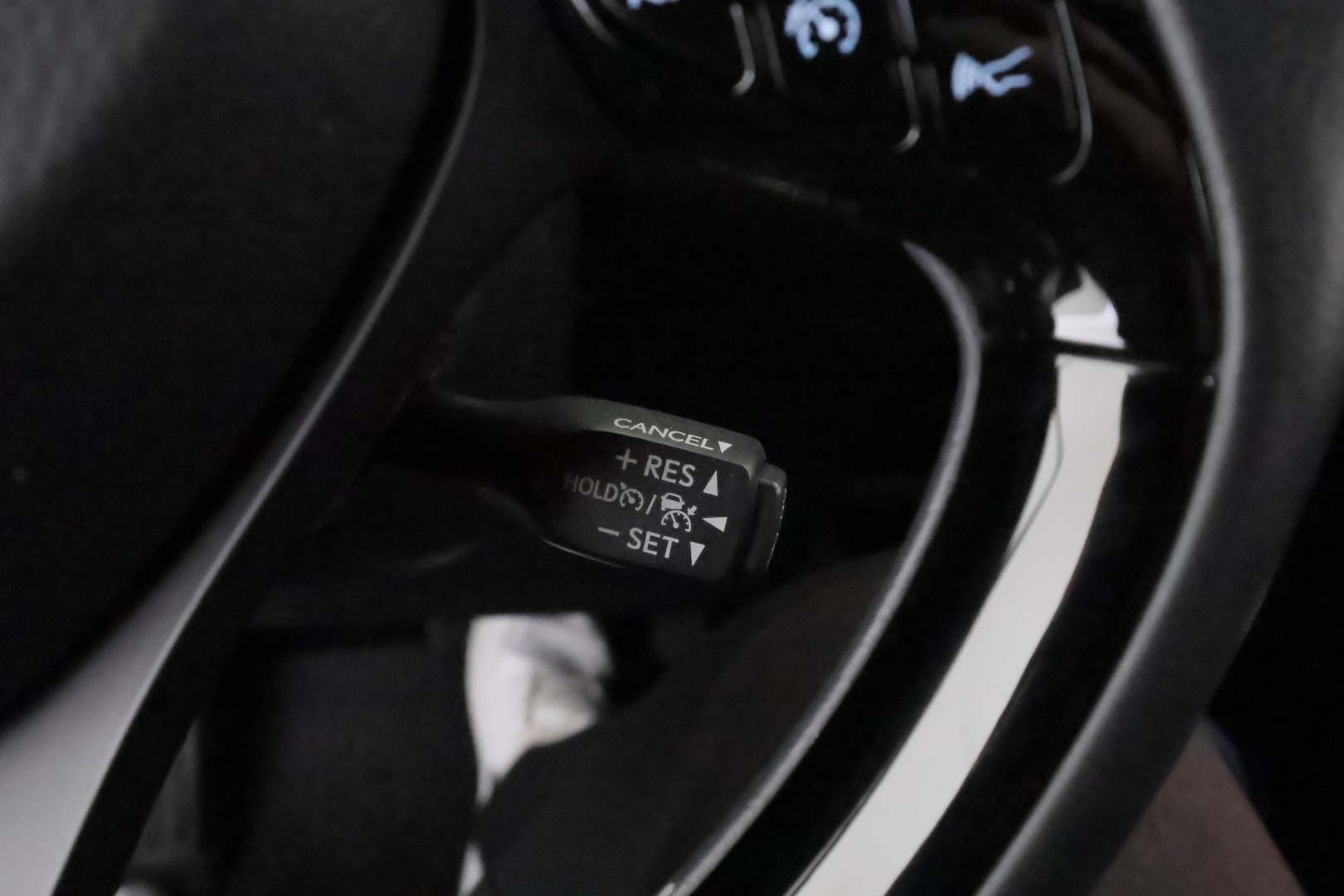 TOYOTA C-HR 23