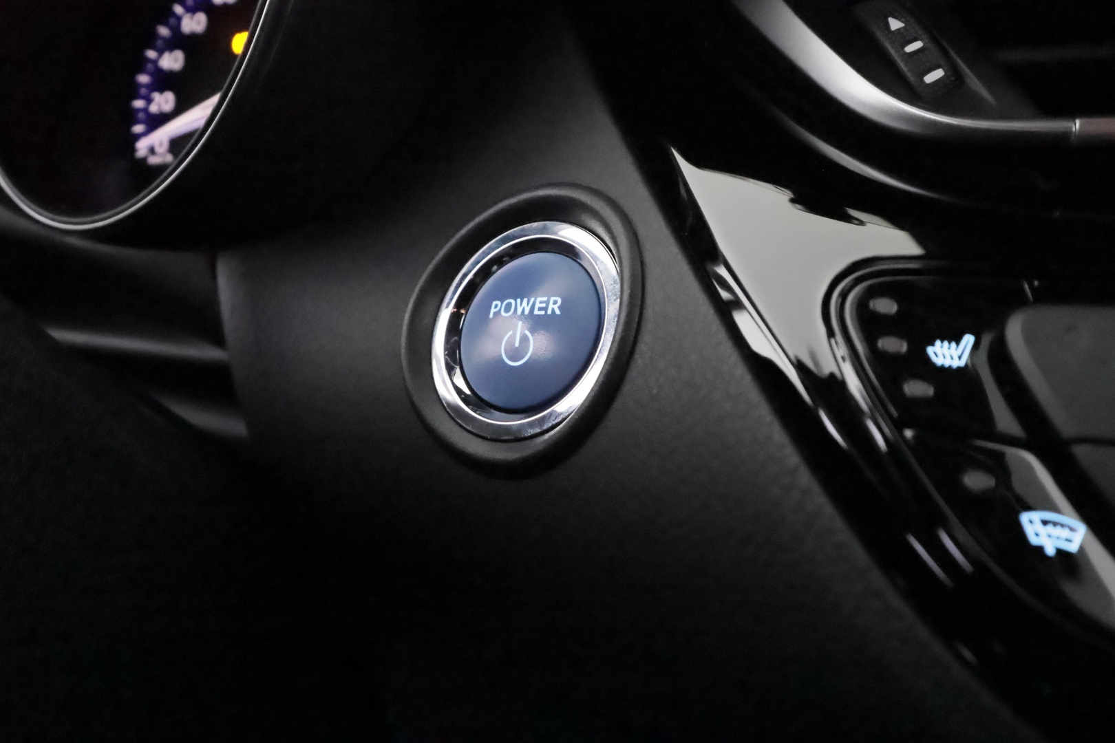 TOYOTA C-HR 24