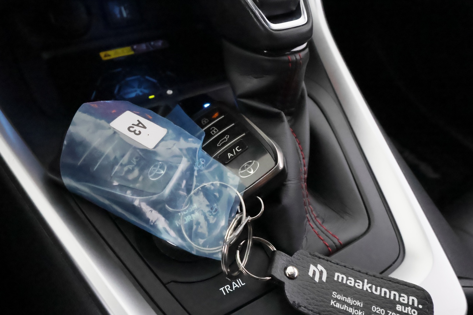 TOYOTA RAV4 Plug-in 34