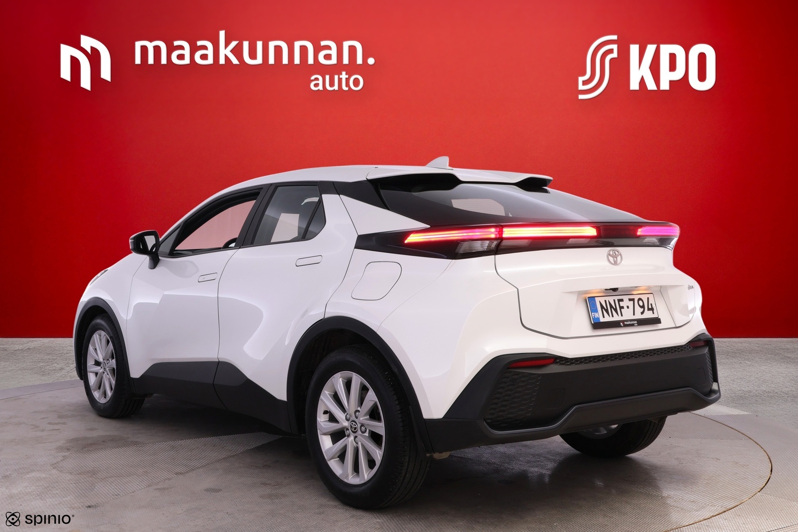 TOYOTA C-HR 2