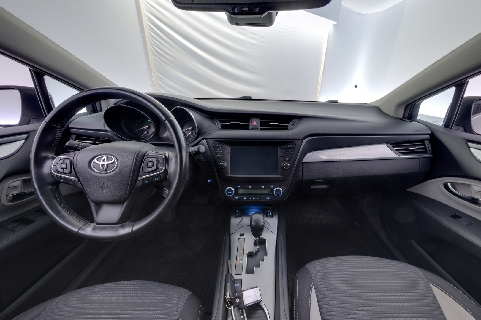TOYOTA Avensis 2018