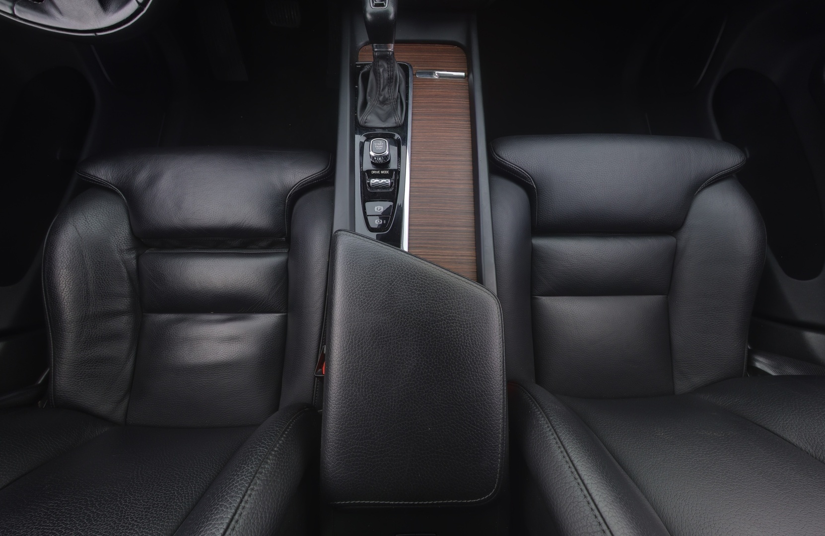 VOLVO XC60 2018