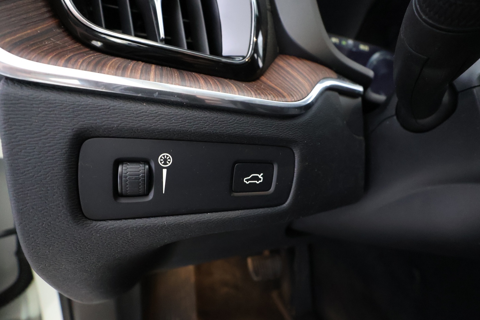VOLVO XC60 2018