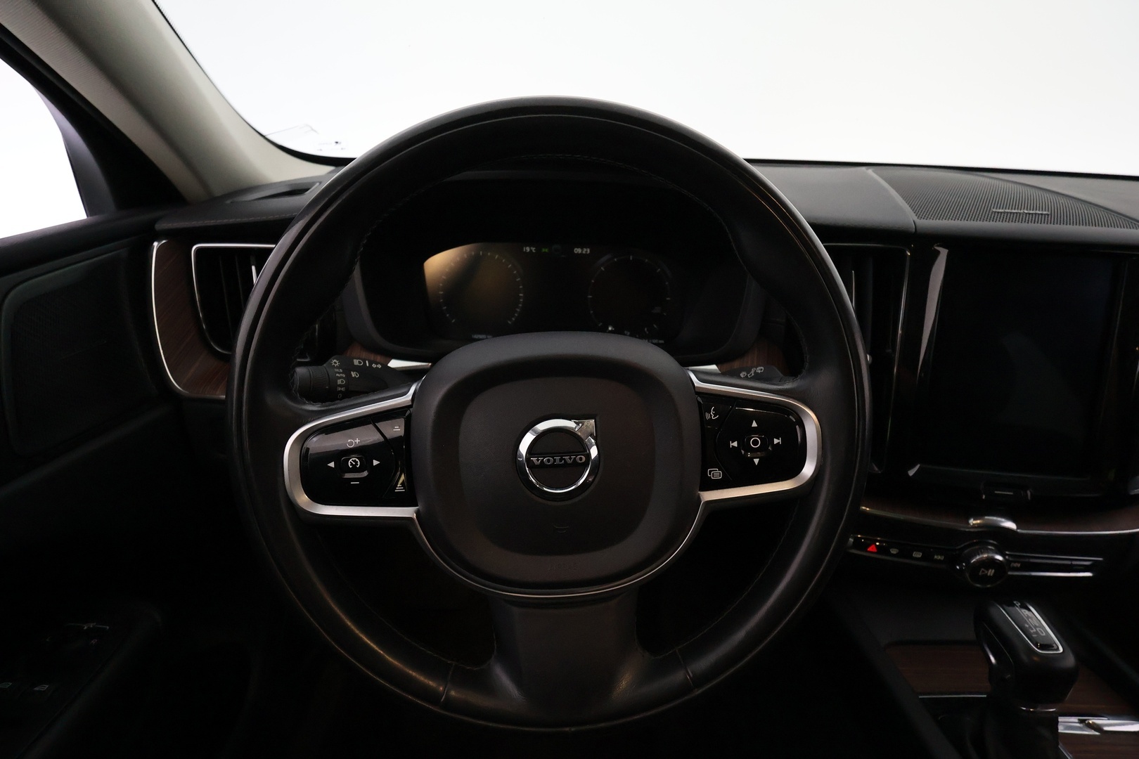 VOLVO XC60 2018