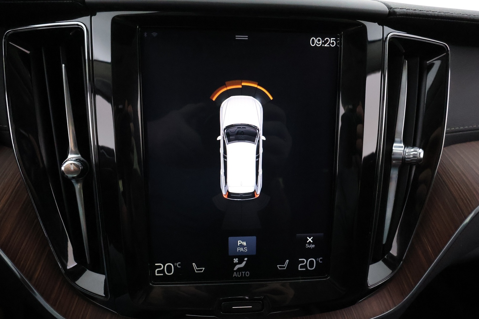 VOLVO XC60 2018