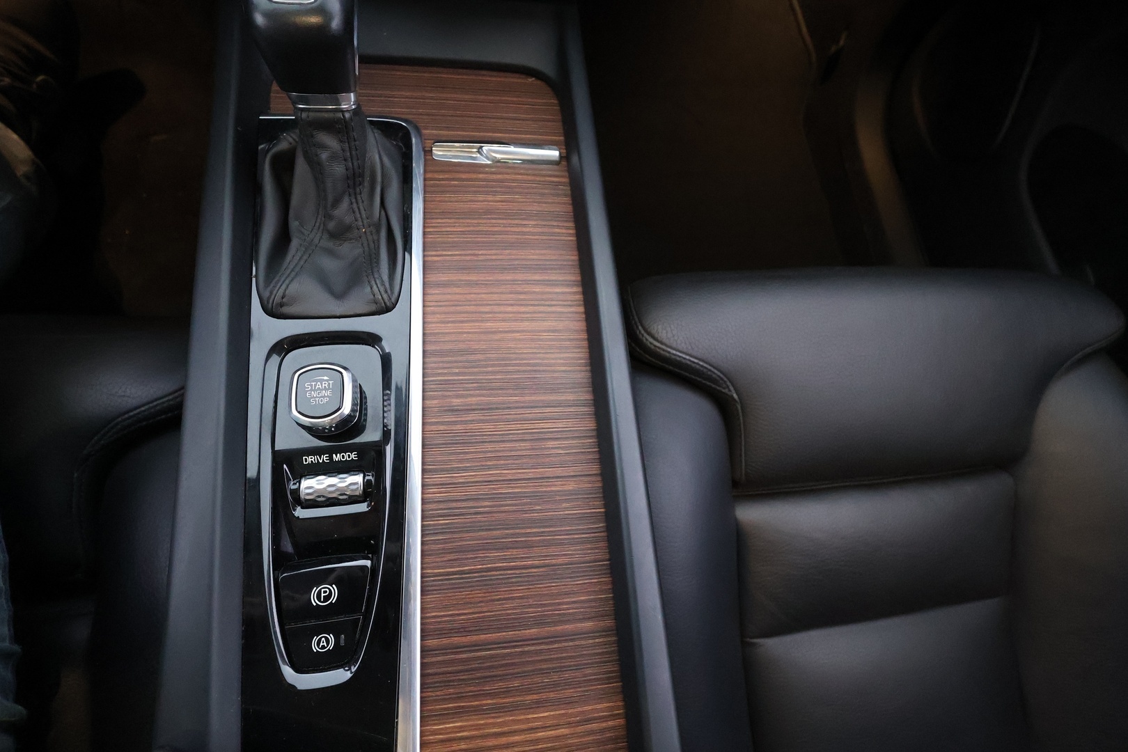 VOLVO XC60 2018