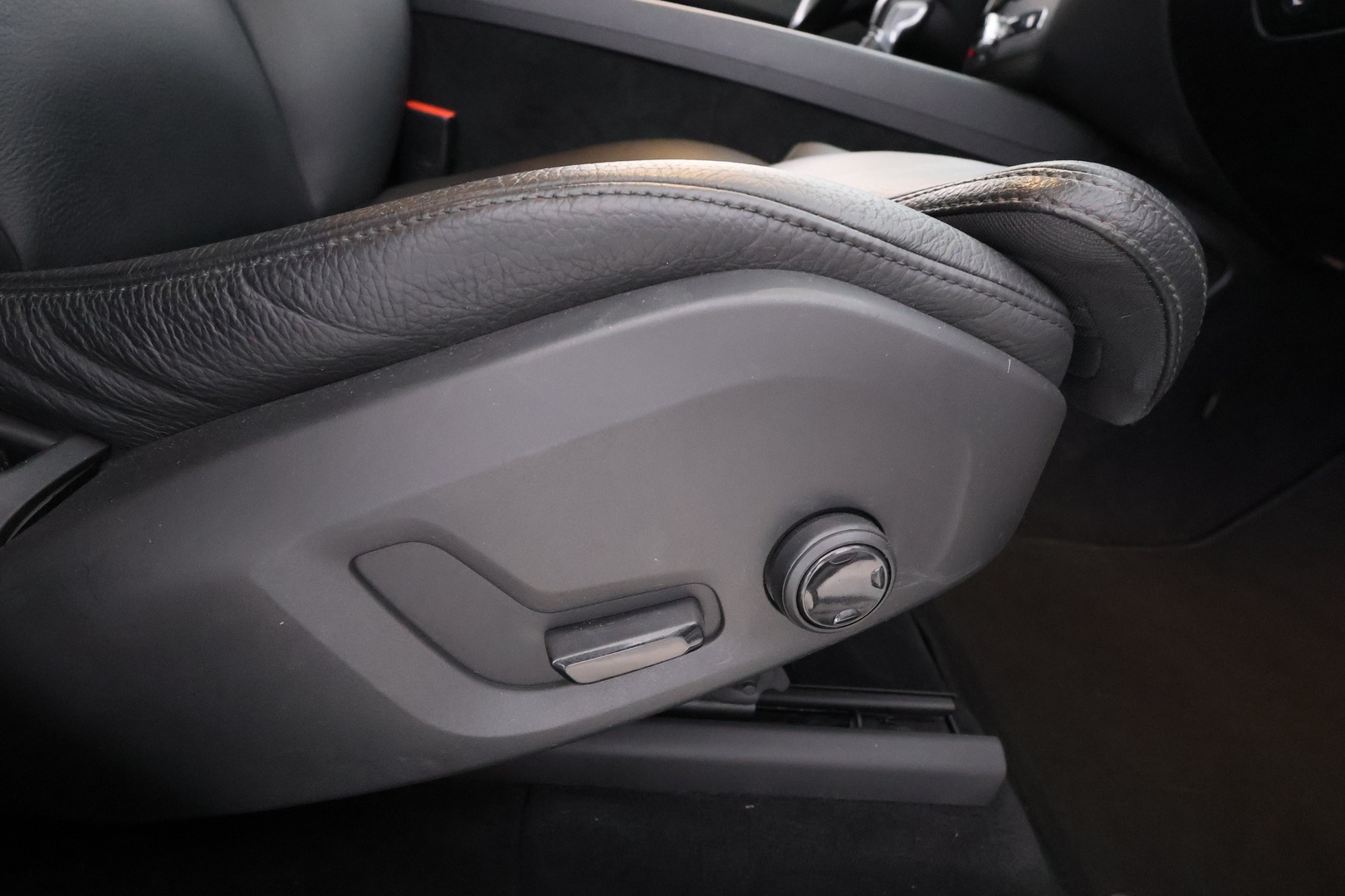 VOLVO XC60 2018