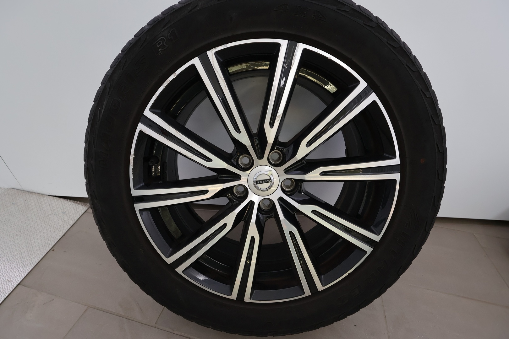 VOLVO XC60 2018