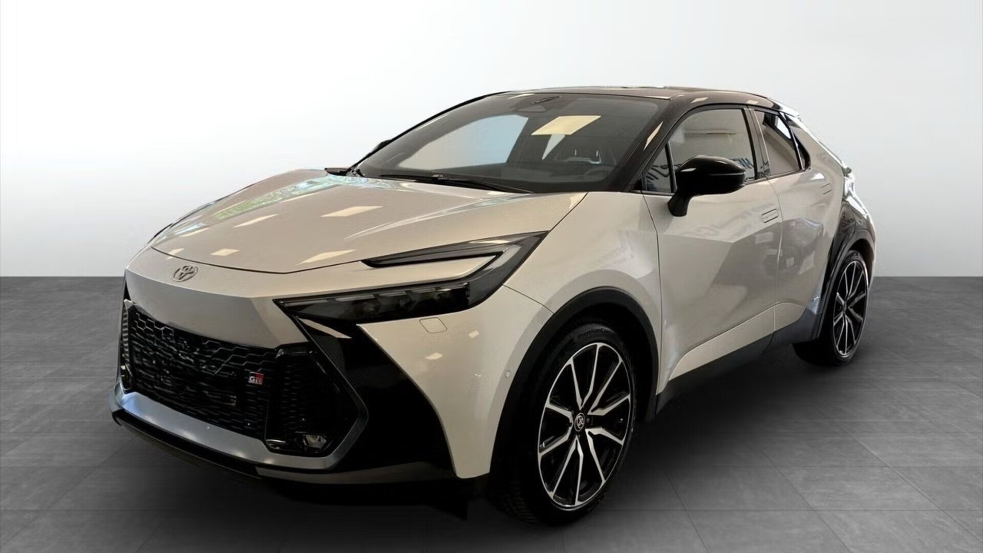 TOYOTA C-HR 2024