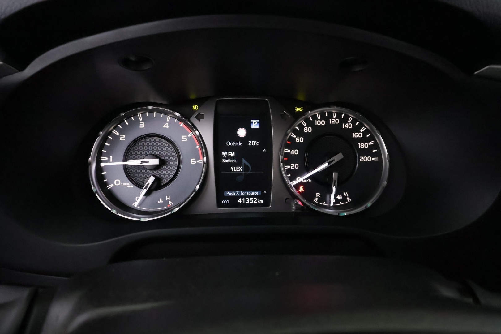 TOYOTA Hilux 2024