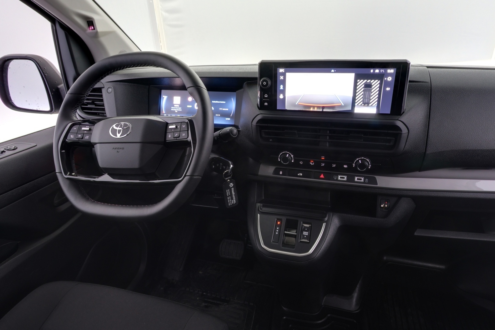 TOYOTA Proace 2025