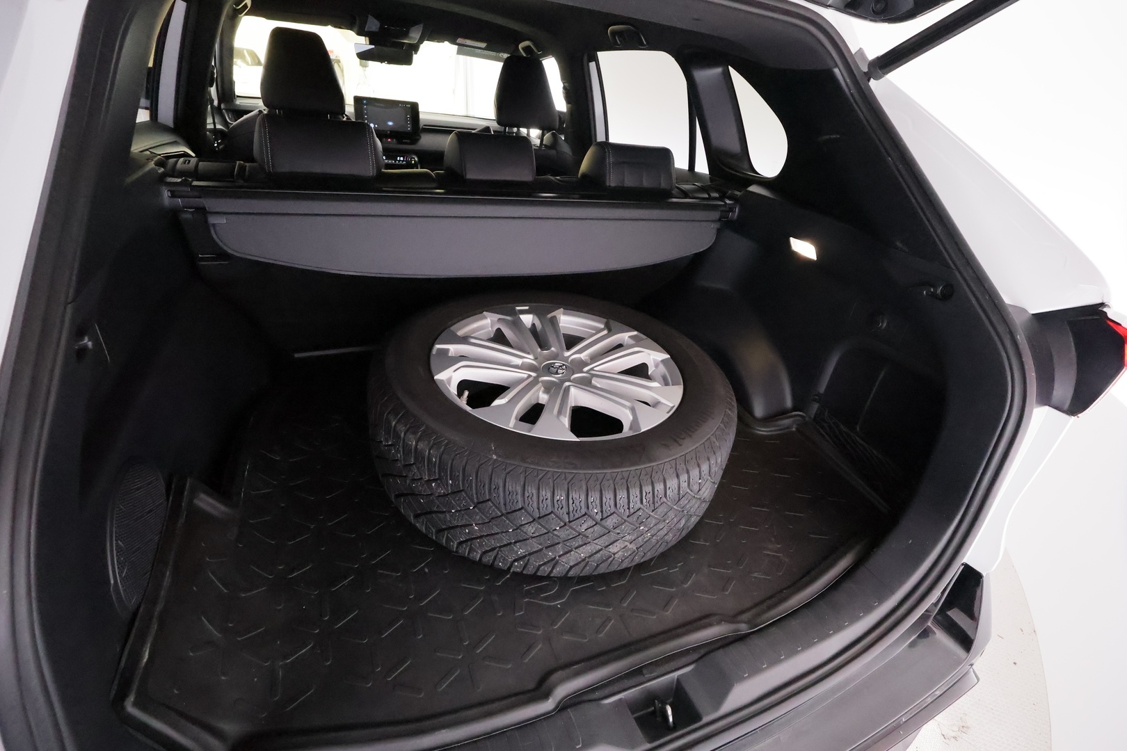 TOYOTA RAV4 14