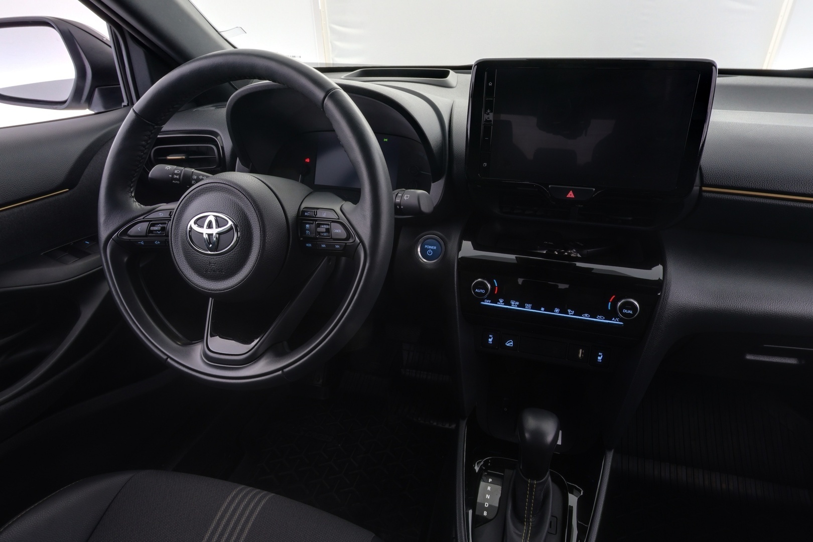 TOYOTA Yaris Cross 2022
