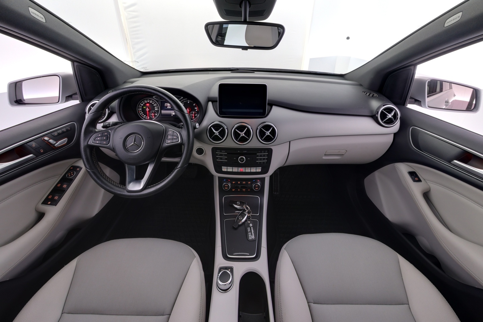 MERCEDES-BENZ B 2015