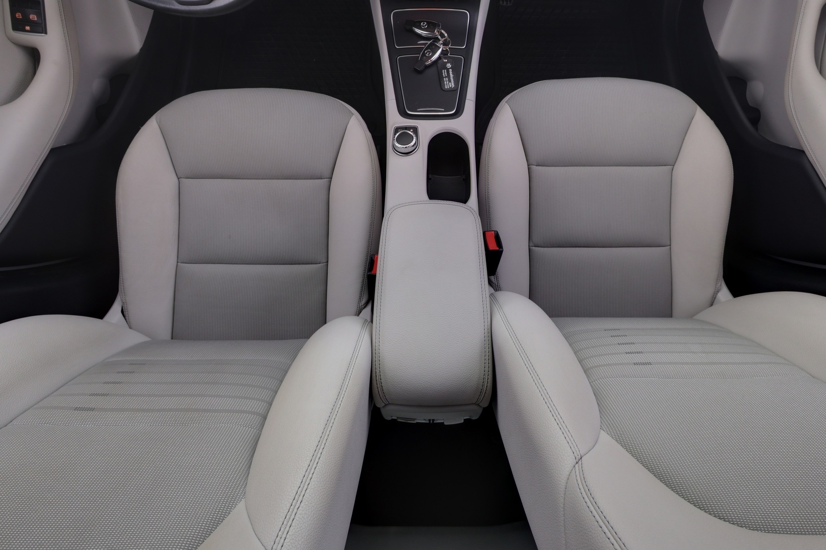 MERCEDES-BENZ B 2015