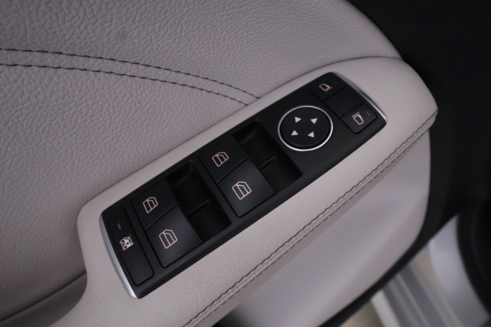MERCEDES-BENZ B 2015