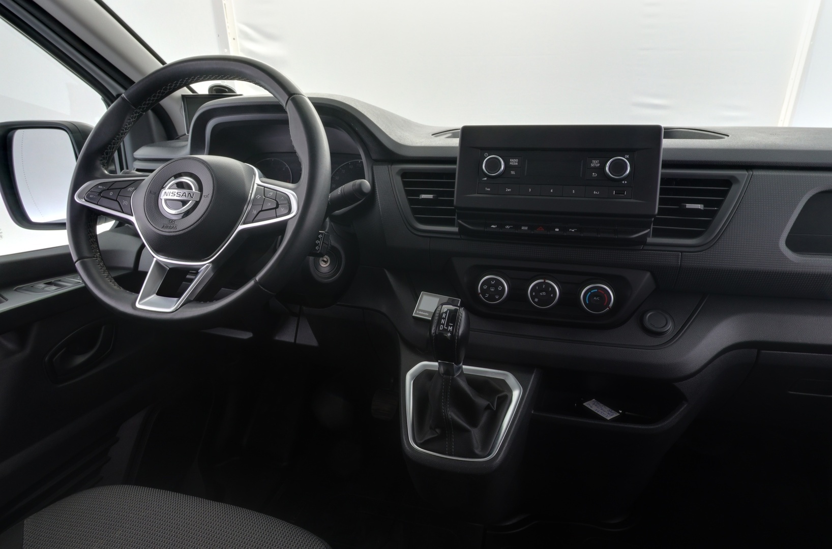 NISSAN Primastar 2023