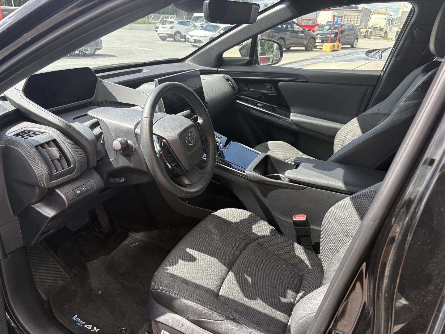 TOYOTA BZ4X 2023