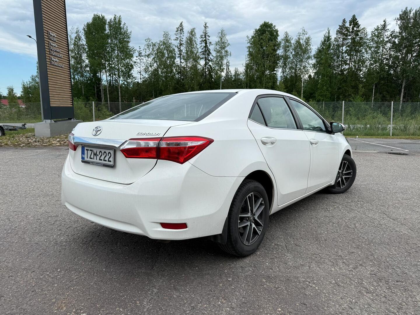 TOYOTA Corolla 2014