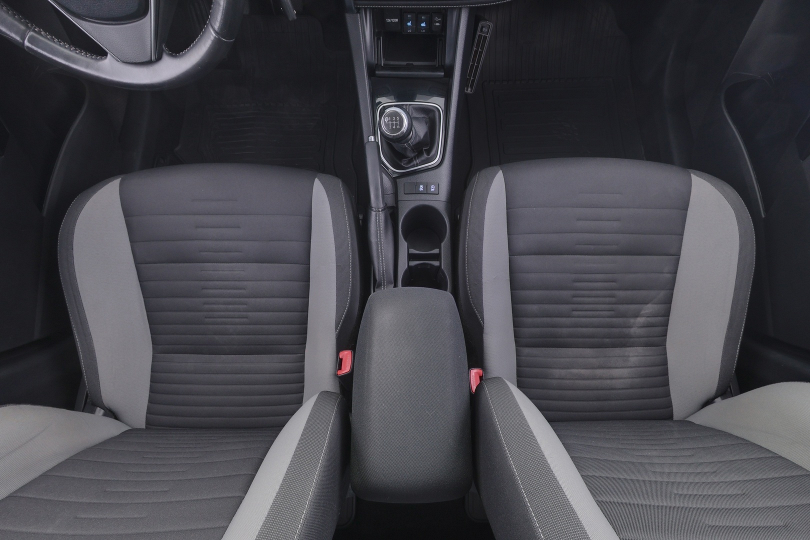 TOYOTA Auris 2015